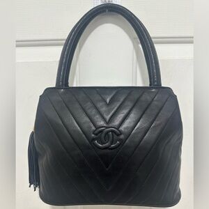 🦋VINTAGE🦋Chanel Black Quilted Women's Bag